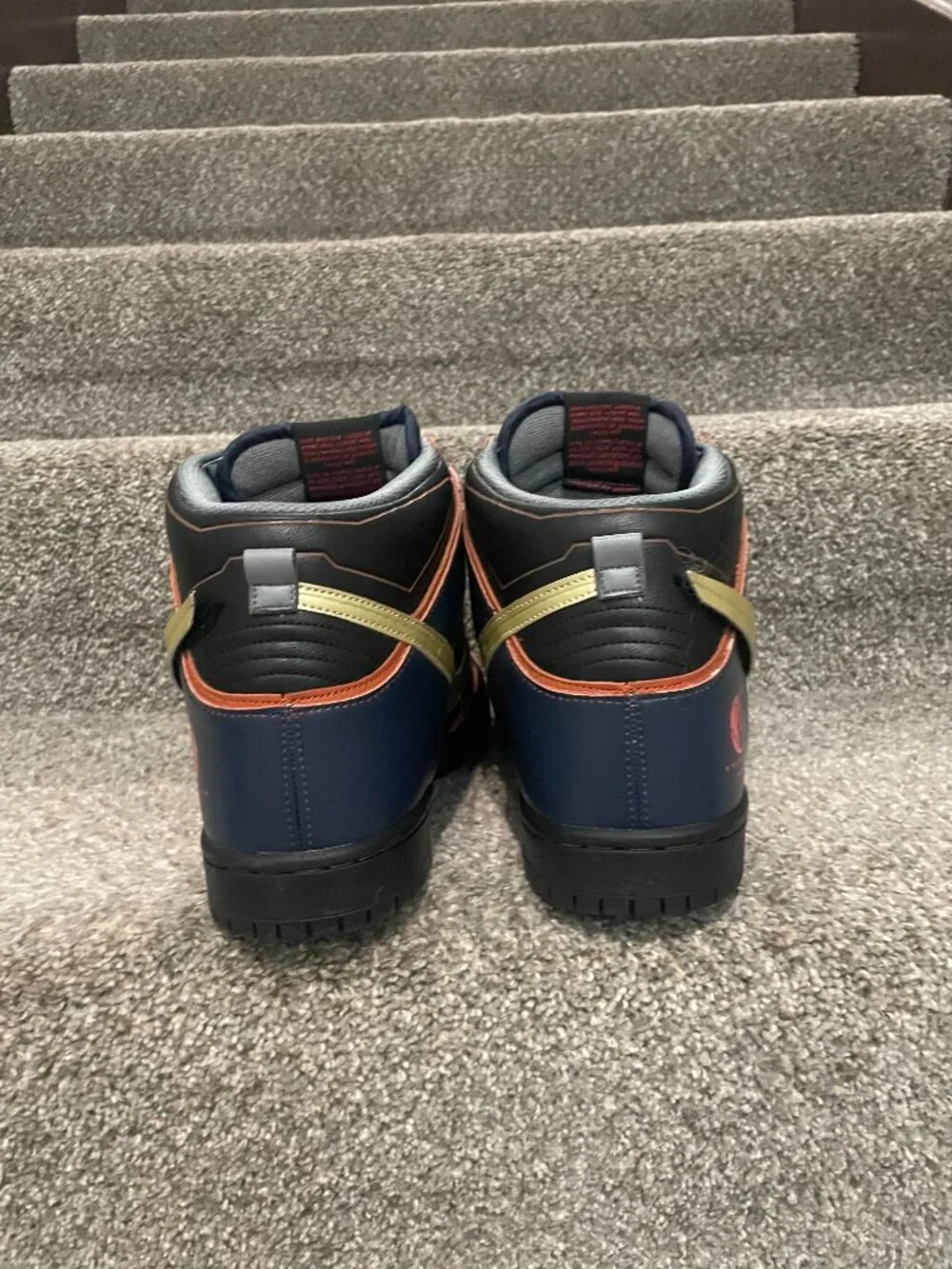 Nike gundam dunk